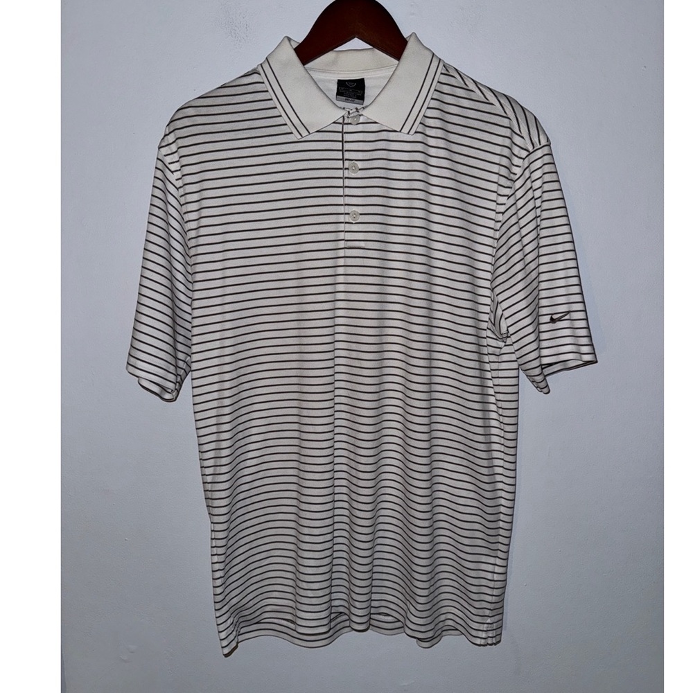Medium dri-fit Nike golf shirt